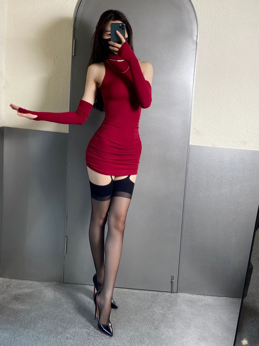 tcbsilzer's tweet photo. #red for you❤️ https://t.co/jwRJ6xJiah