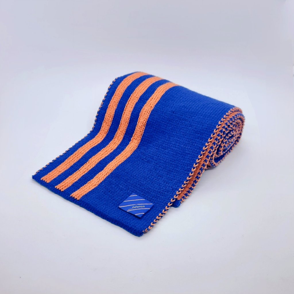 🍊 '93 ° Giveaway*** Concept scarf, reversible beauty. We make the colours. Iconic wear. PLAY: 💙 Like 🔁 RT Post 🔵 Follow One winner picked Thursday 11th. Good luck. We are the People. 🌐 thefamousheadwear.co.uk