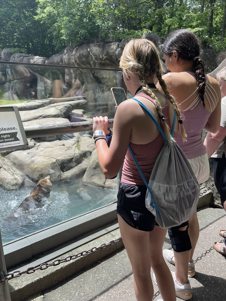 Mrs. Amos tweet media