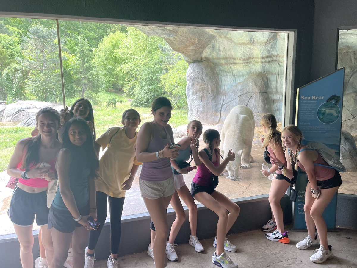 Mrs. Amos tweet media