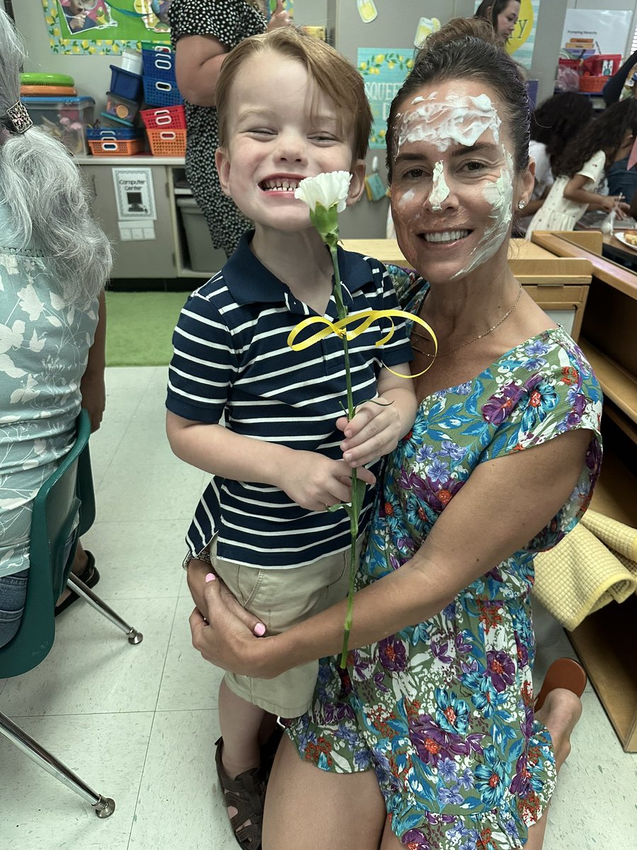 AnneMDavis_ tweet media