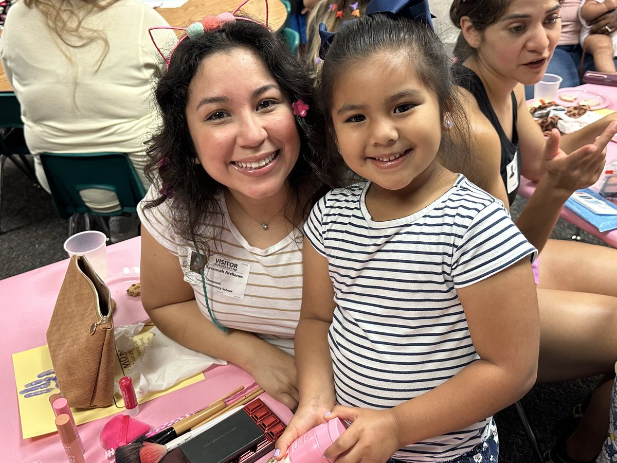 AnneMDavis_ tweet media