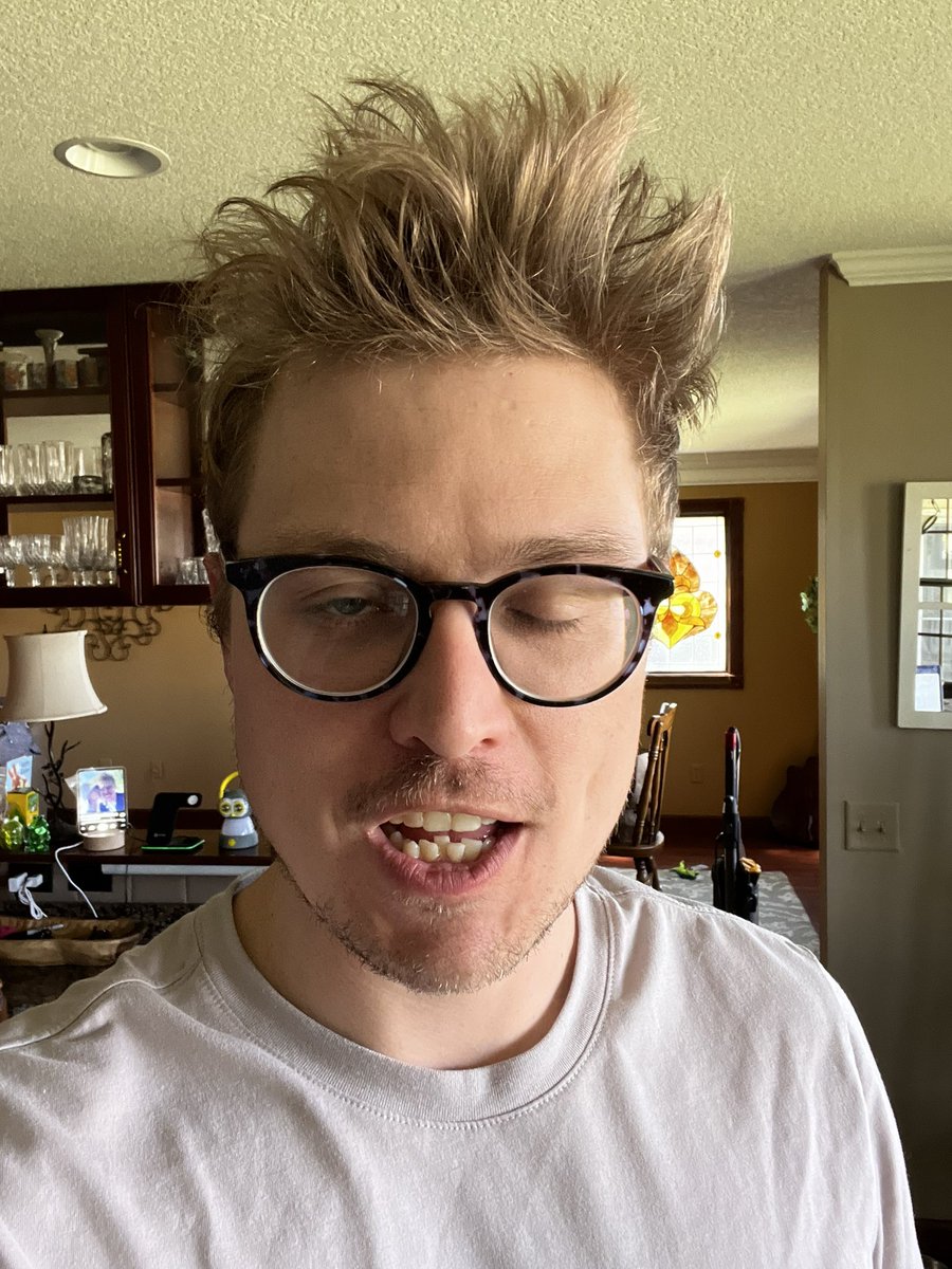 Mitch // itsOGPickle tweet media