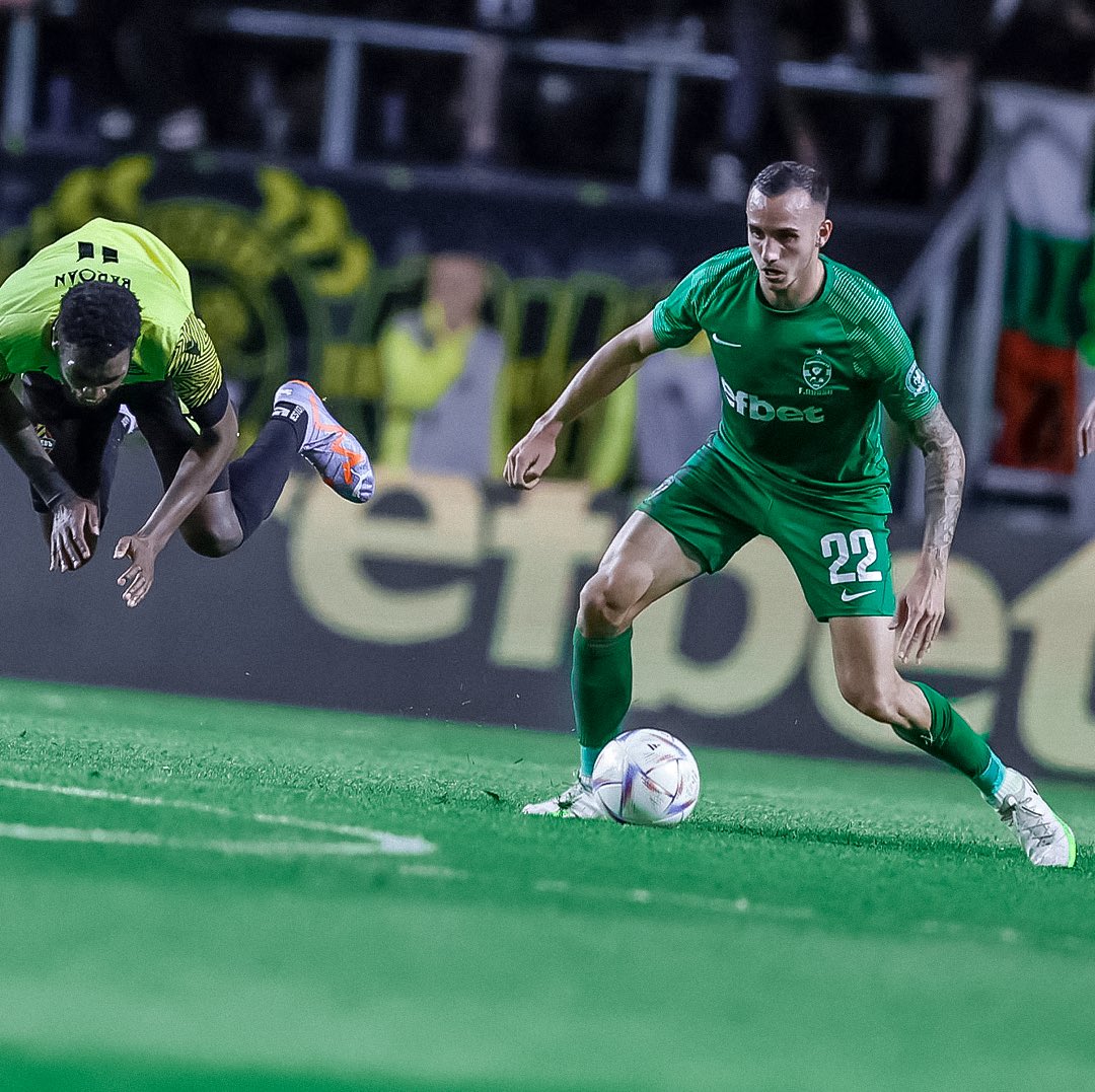 francorusso_'s tweet photo. “Seguimos nuestro camino, con éste gran esfuerzo vamos en busca de los objetivos. Conseguimos el primer puesto y tenemos 5 finales de PlayOff. Jueves semifinal de copa en casa ! 
¡Gracias por el apoyo! 💚💪🏼" @pfcludogorets1945. https://t.co/2l0vw3563w