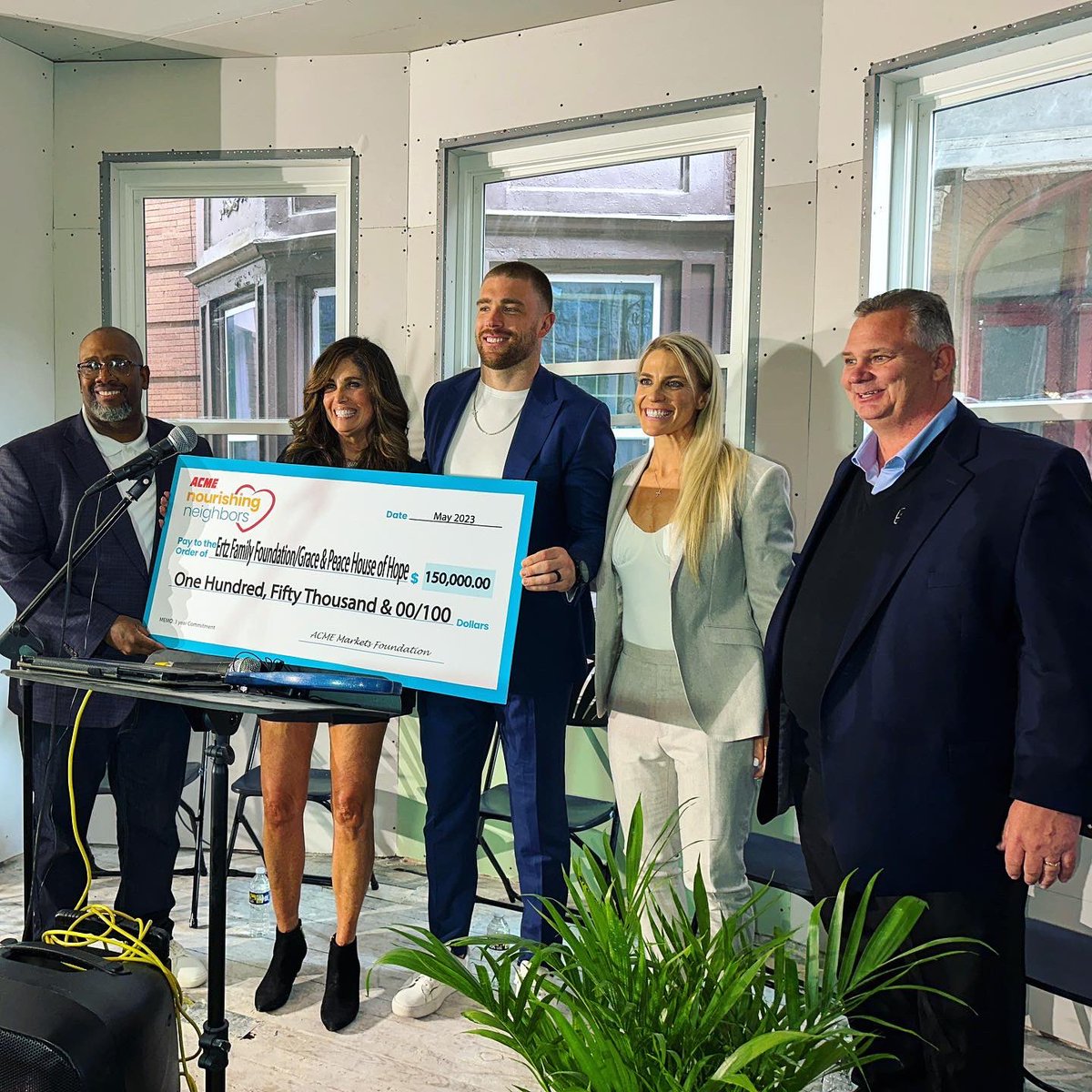 ErtzFoundation's tweet photo. This week we celebrated the #HouseOfHope Ribbon Cutting Ceremony, a dream made possible by the phenomenal support of our partners @acmemarkets, @WSFS, @Chegg, ARG, @ZatosInvestment, and Gnome Architects. Here's to making a difference together! #PartnersInHope https://t.co/HegpUFZxUI