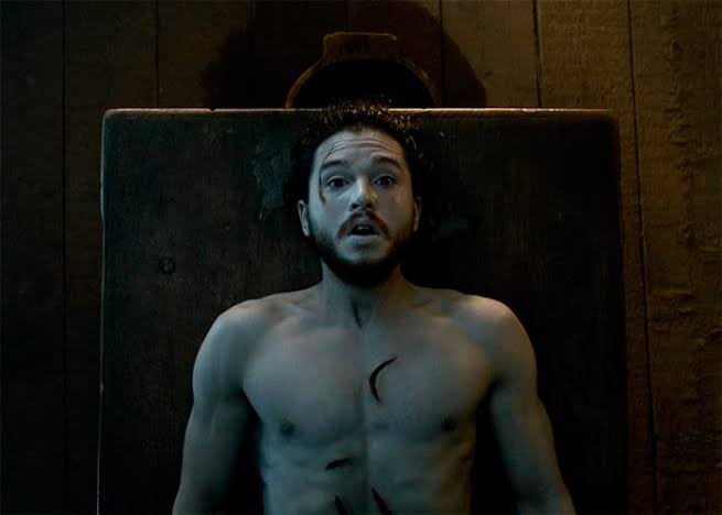 KingTargaryenn's tweet photo. Hoy es 8 de Mayo, por lo tanto hoy se cumplen 7 años desde que Jon Snow fue resucitado para ver como Arya derrotaba al Rey de la noche y para terminar matando a traición a Daenerys. https://t.co/15Zny18MY4