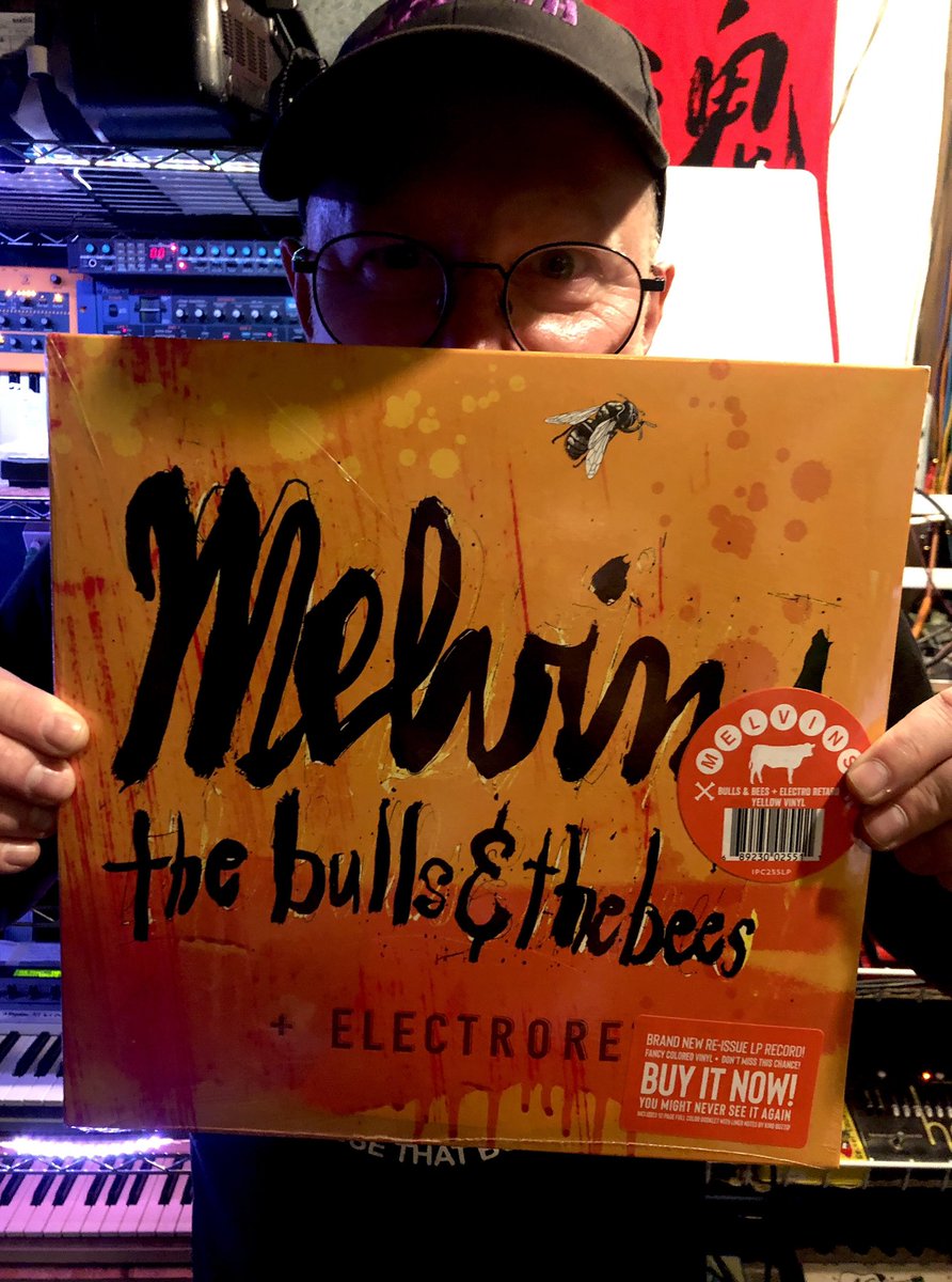 toshikasai's tweet photo. Another gift from @hannambob @ipecacrecordings @melvinsdotcom the model @greasytrucker who flew from England for it. I worked on “the Bulls & the Bees” a few years back @bigbigbiz
—-===—-
#toshikasaiproduction #doubledrums https://t.co/7J2ytQ3NWS