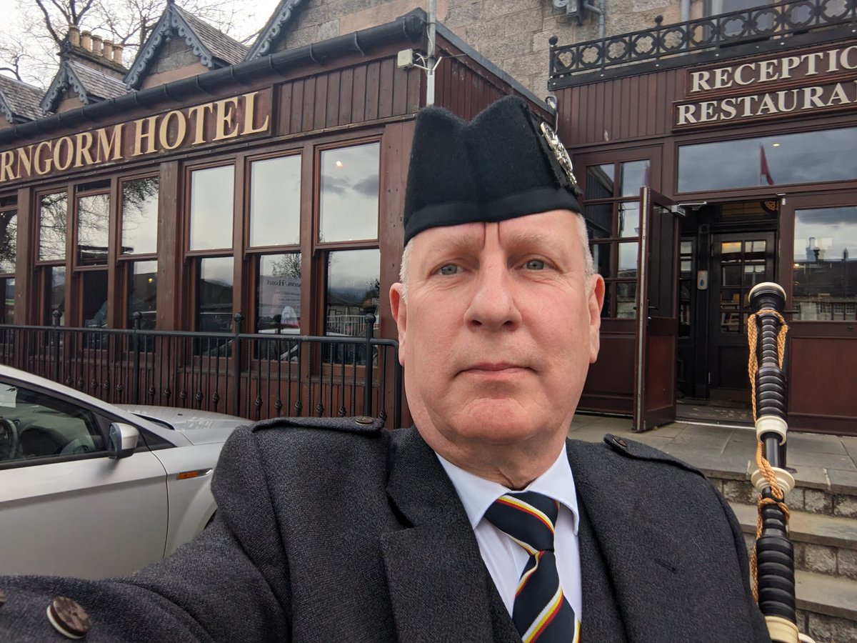 InvernessPipers's tweet photo. Here's one from Saturday night's piping gig, standing in for @spudthepiper at the @CairngormHotel. https://t.co/sSkfQEvl8E