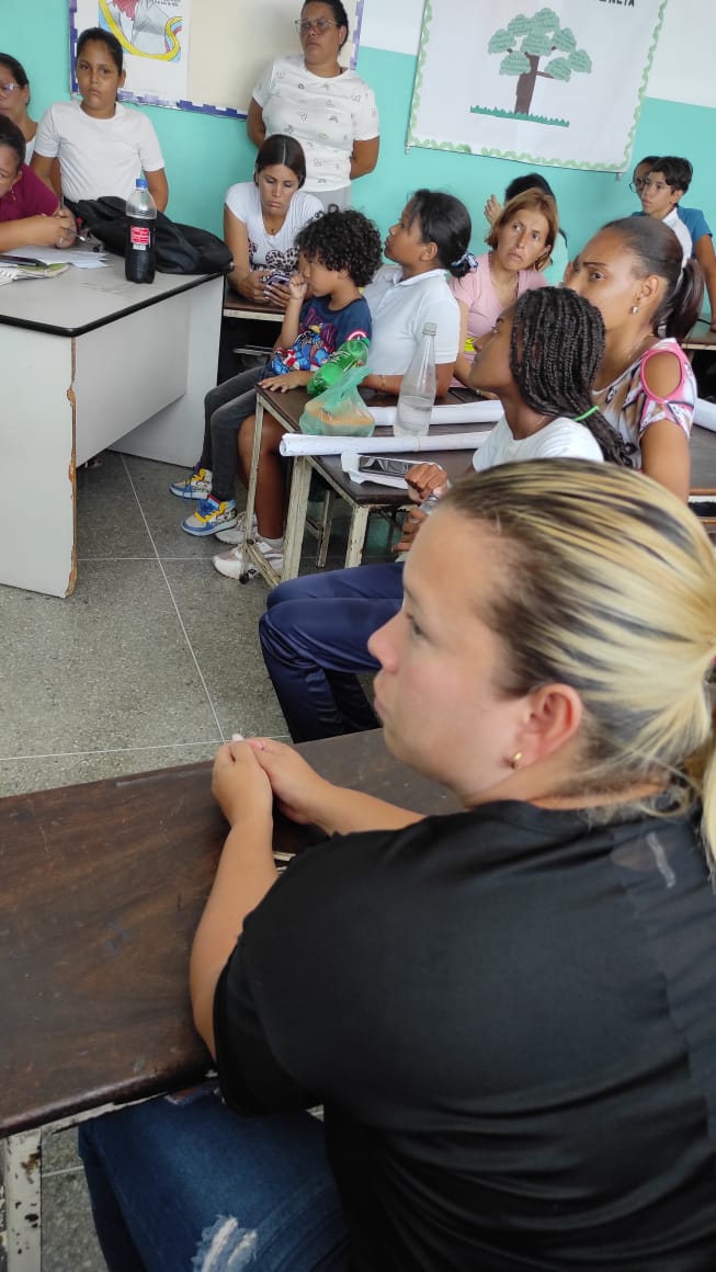 DPDLaGuaira2's tweet photo. #Entérate|| #18Abril||#DPDOficial
#SomosMásQuePrevención
participa en Cierre de Proyecto Titulado "Proyecto de Vida" llevado acabo en la Escuela Estadal de Arrecife, Pqia Catia La Mar CP-04
#ConMaduroMásCerca
@NicolasMaduro
@remigioceballos
@PalenciaEndes
@MonsalveRAR
@DPDOficial https://t.co/ubYLd9DL9R