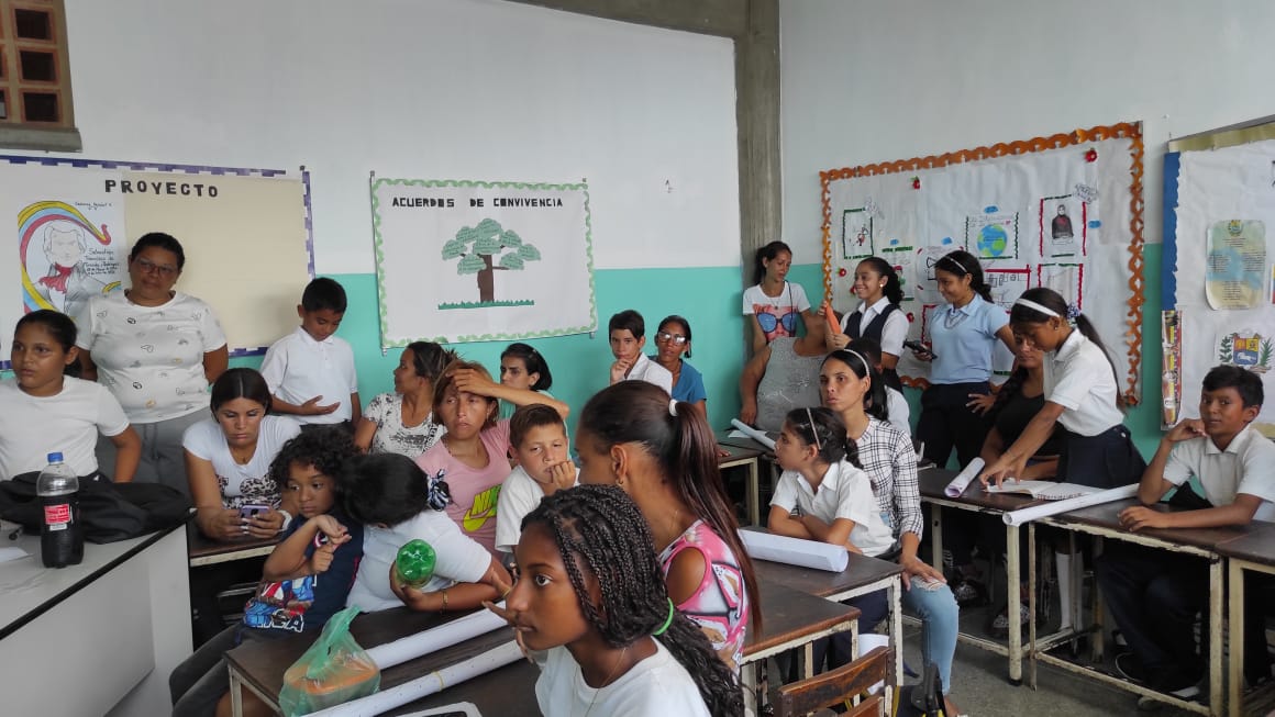 DPDLaGuaira2's tweet photo. #Entérate|| #18Abril||#DPDOficial
#SomosMásQuePrevención
participa en Cierre de Proyecto Titulado "Proyecto de Vida" llevado acabo en la Escuela Estadal de Arrecife, Pqia Catia La Mar CP-04
#ConMaduroMásCerca
@NicolasMaduro
@remigioceballos
@PalenciaEndes
@MonsalveRAR
@DPDOficial https://t.co/ubYLd9DL9R