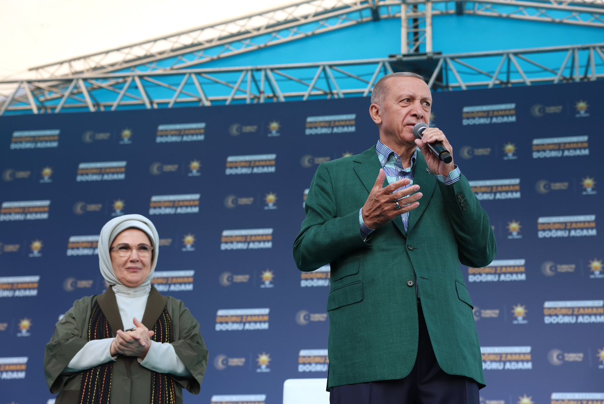 EmineErdogan's tweet photo. Biz birlikte Türkiye’yiz!

Teşekkürler Tekirdağ!🇹🇷

#TürkiyeYüzyılı #TekirdağİçinDoğrusuAkParti https://t.co/AGE0lo4wy9