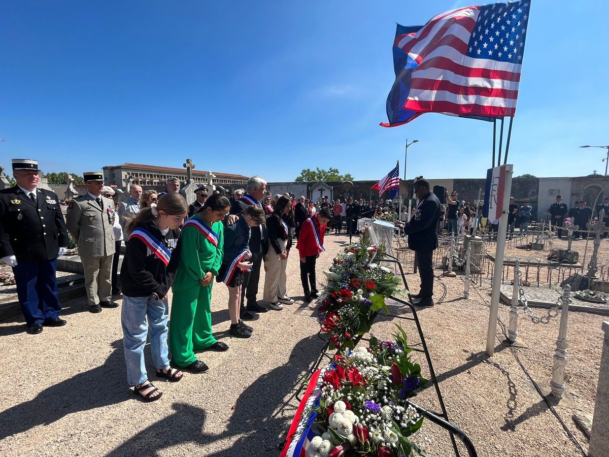 🇫🇷 Le 8 mai 1945 à 15 heures, il était mis fin à la seconde guerre mondiale. La Ville de Brignoles, libérée le 19 août de l’année précédente, laisse éclater sa joie. 
Ce matin, 78 ans après, nous étions réunis afin de commémorer cette date importante de notre histoire.