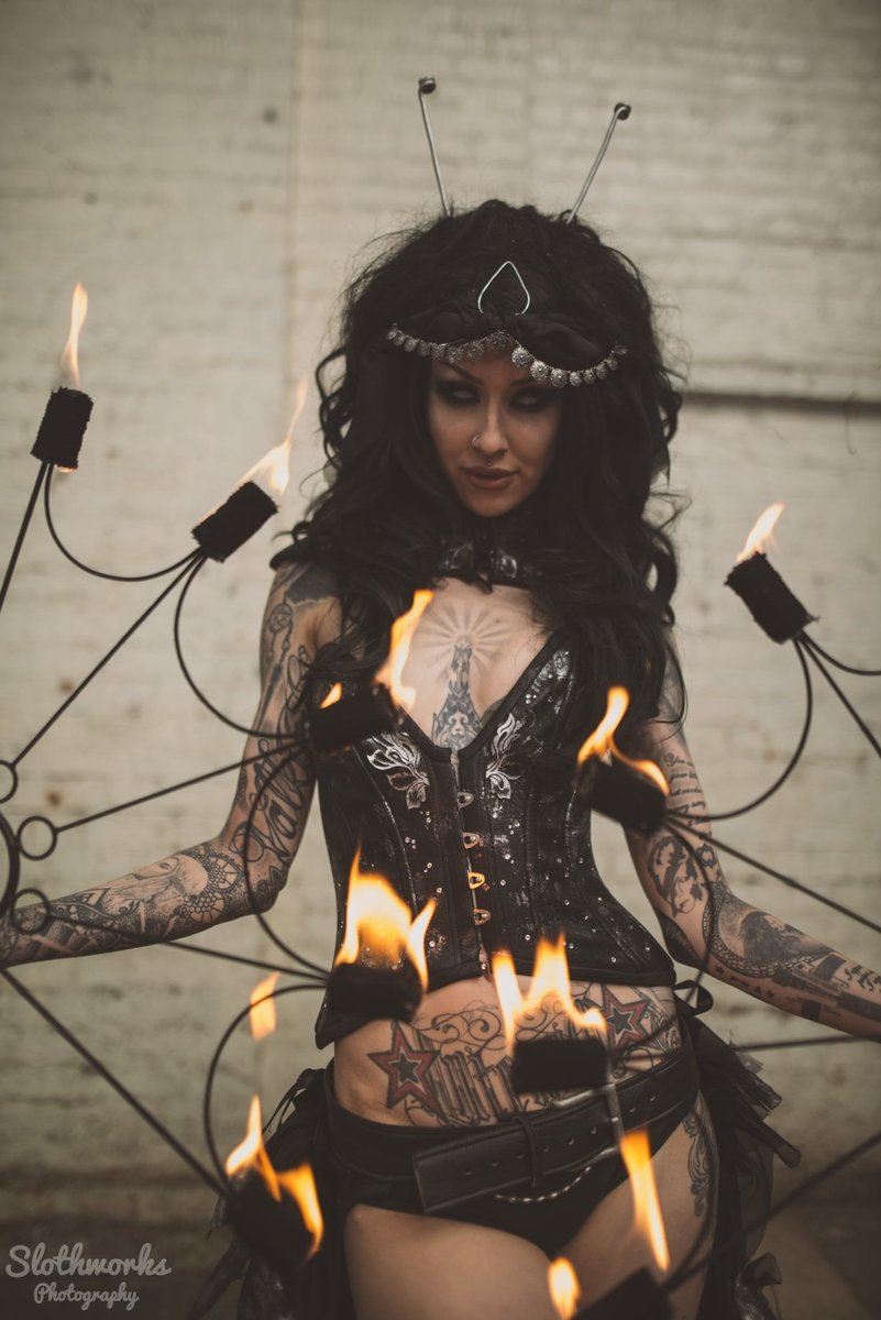 dark_darkwave's tweet image. Watch DARK - LOVERS IN THE DARK
Starring the model @shellydinferno

Music Video: youtu.be/Z0hpTqnDS9s
📷 by Slothworks
#darkwave #gothic #postpunk
