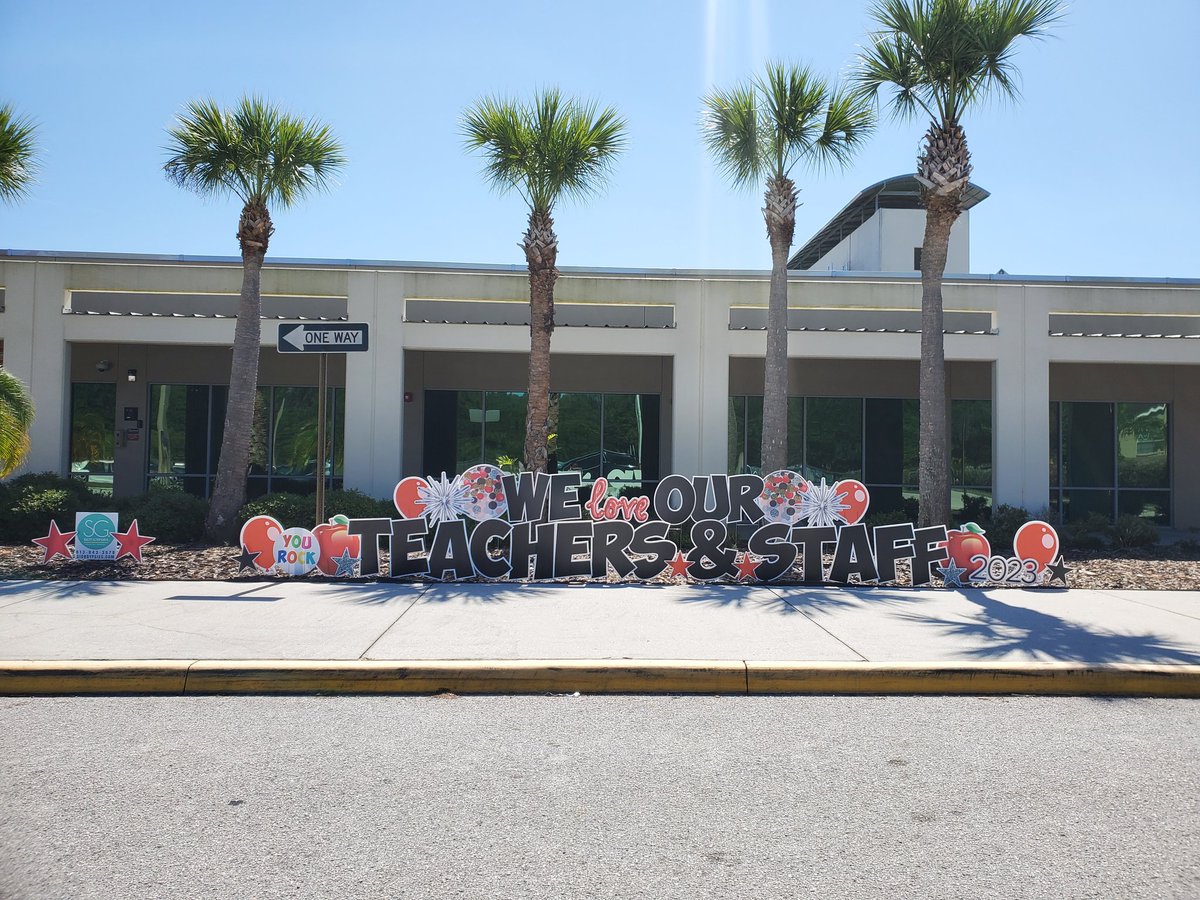 Happy Teacher Appreciation Week! We ❤️ our Farnell Faculty! ❤️🖤