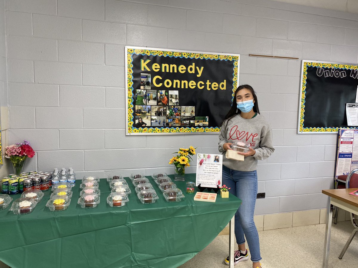 Ms. Cook tweet media