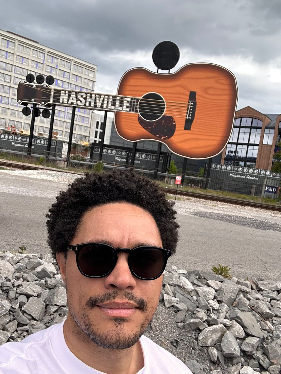 Trevornoah's tweet photo. Nashville! We laughed... We cried...And we sang along at the top of our lungs, with every car blasting TSwift this weekend! 🙌🏾 Thank you for 3 unforgettable nights at the Ryman! Until next time. 🙏🏾 #OffTheRecordTour https://t.co/grnPEdMSoH