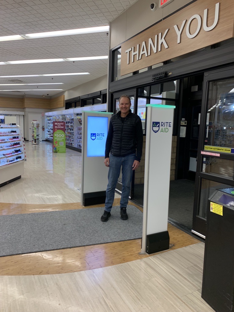 INEOsolutions's tweet image. INEO CEO @TKyleHall and the #WelcomingSystem caught in the wild! 
#retailmedia #instoreretailmedia