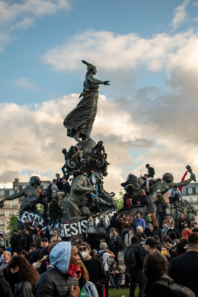°Fête des travailleurs, Paris, le 1er mai 2023. 📸 
#Macron #reformedesretraite #1erMai #Paris #fetedestravailleurs