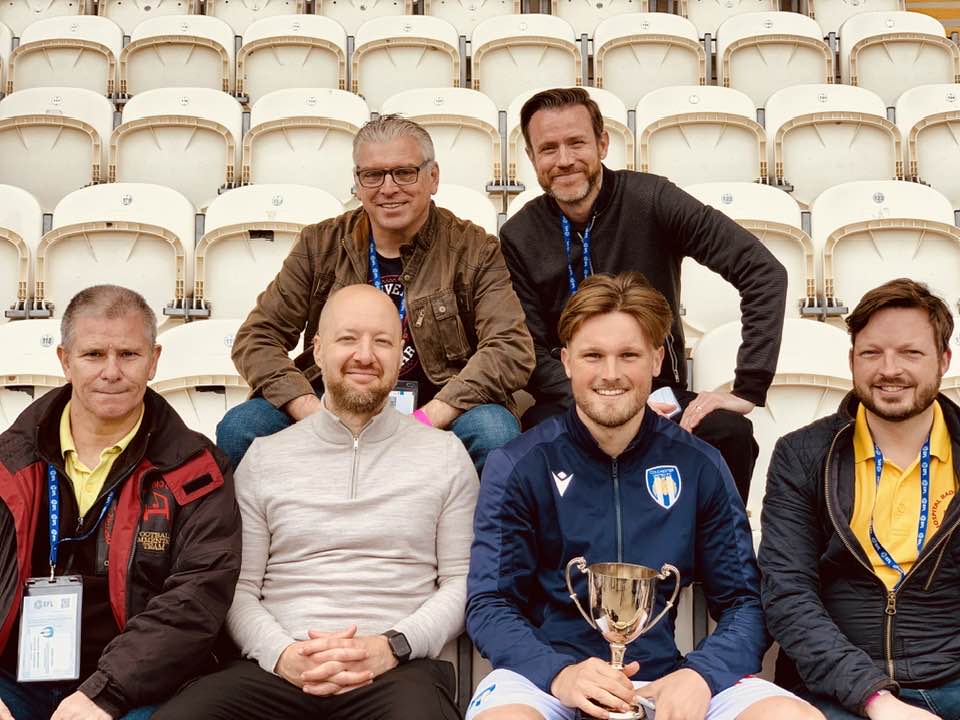 Brian Jeeves πππππ°ποΈπ (@briancjeeves) on Twitter photo And the Uβs <a href="/HospitalRadioCo/">Hosp.RadioColchester</a> Player of the Year isβ¦
π₯π₯π₯ Noah Chilvers π (Again!)
Congratulations, Noah πππ
Pictured alongside Colchester United boss, Ben Garner and the Hospital Radio team And the Uβs <a href="/HospitalRadioCo/">Hosp.RadioColchester</a> Player of the Year isβ¦
π₯π₯π₯ Noah Chilvers π (Again!)
Congratulations, Noah πππ
Pictured alongside Colchester United boss, Ben Garner and the Hospital Radio team