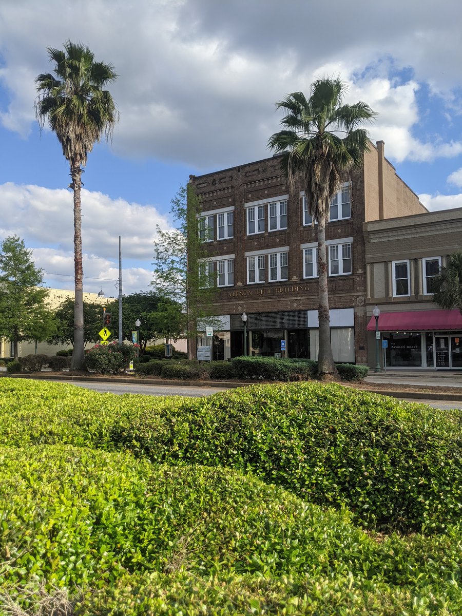 New town every hour on Twitter "Albany, Population 89,217