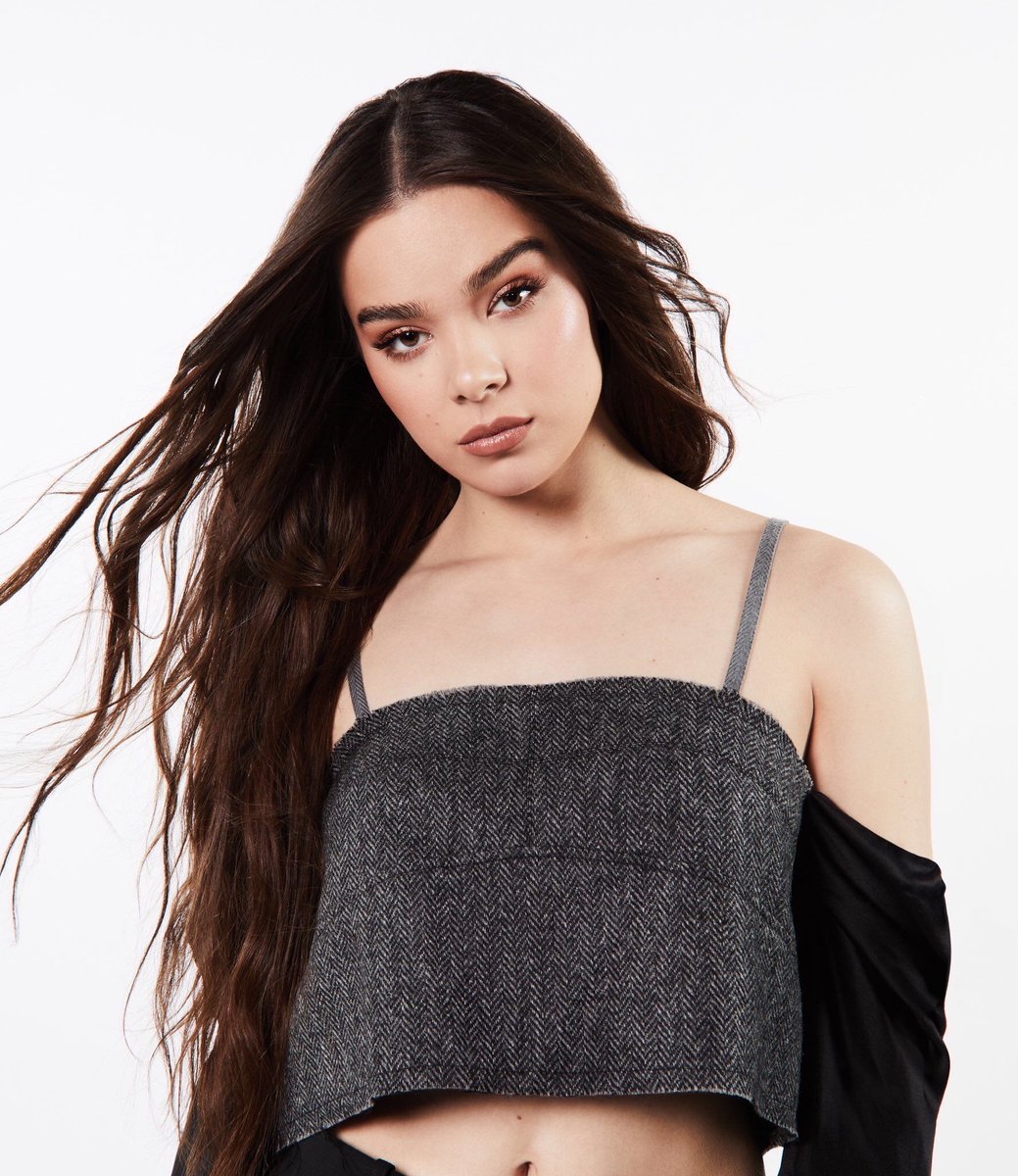 3 years ago today, Hailee Steinfeld released ‘Half Written Story’.