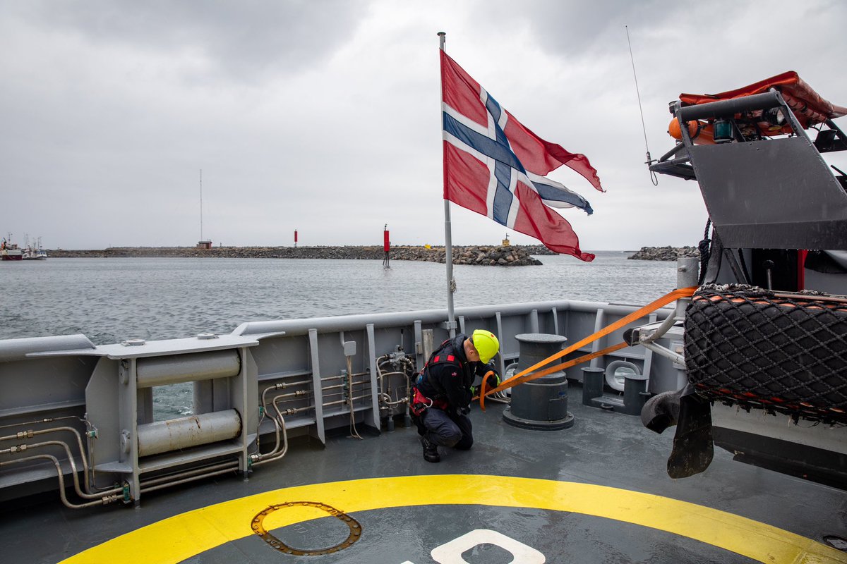 Forsvaret_no's tweet image. Today May 8th we celebrate our independence- and veteran day 🇳🇴 On the same day as we commemorate those who gave us our freedom, we start exercise #FormidableShield23 together with our allies. To preserve our freedom we need a strong and capable Navy. 

#StrongerTogether