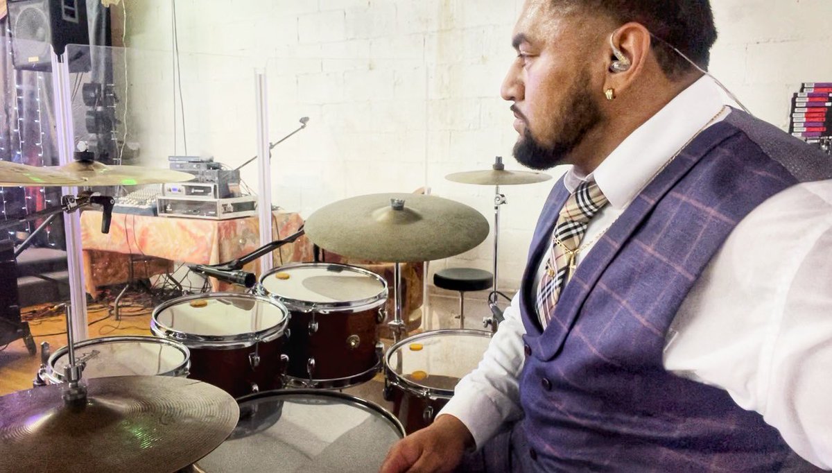 mr_gq95's tweet photo. LOVE WHAT I DO🥁🎶🎧 
#drummer #BlessedAndGrateful https://t.co/oJvpebnkWi