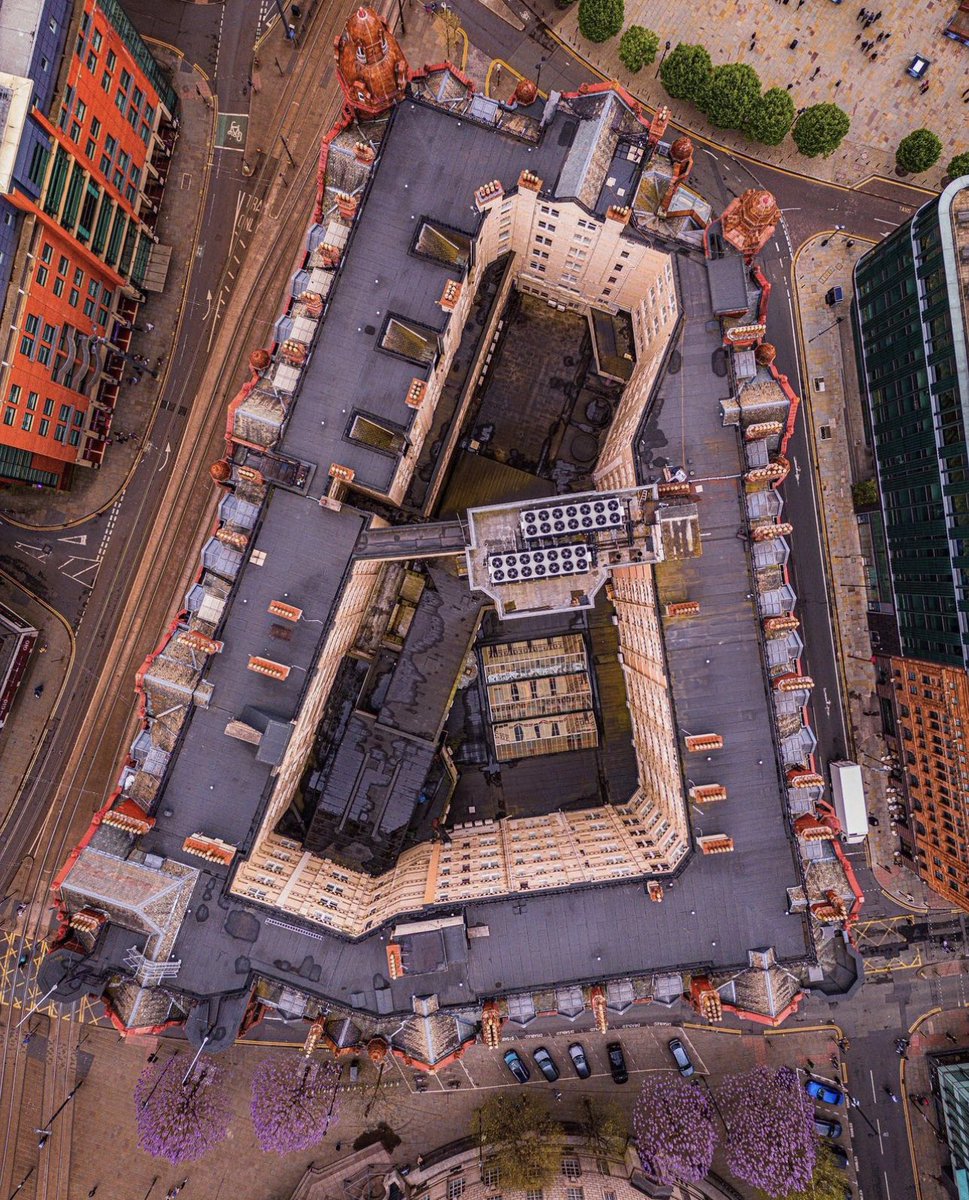 Midland Hotel Birds Eye View

📸 | <a href="/kdnystn/">David C</a>