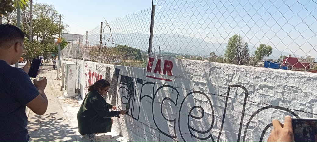 mpjoaxaca's tweet photo. En #Oaxaca las y los #jóvenes pintaron bardas en la zona céntrica de la ciudad como una muestra de apoyo a #MarceloEbrard quien, para la mayoría, es su preferido para asumir la presidencia de la república mexicana. https://t.co/x2QwJpxFBI