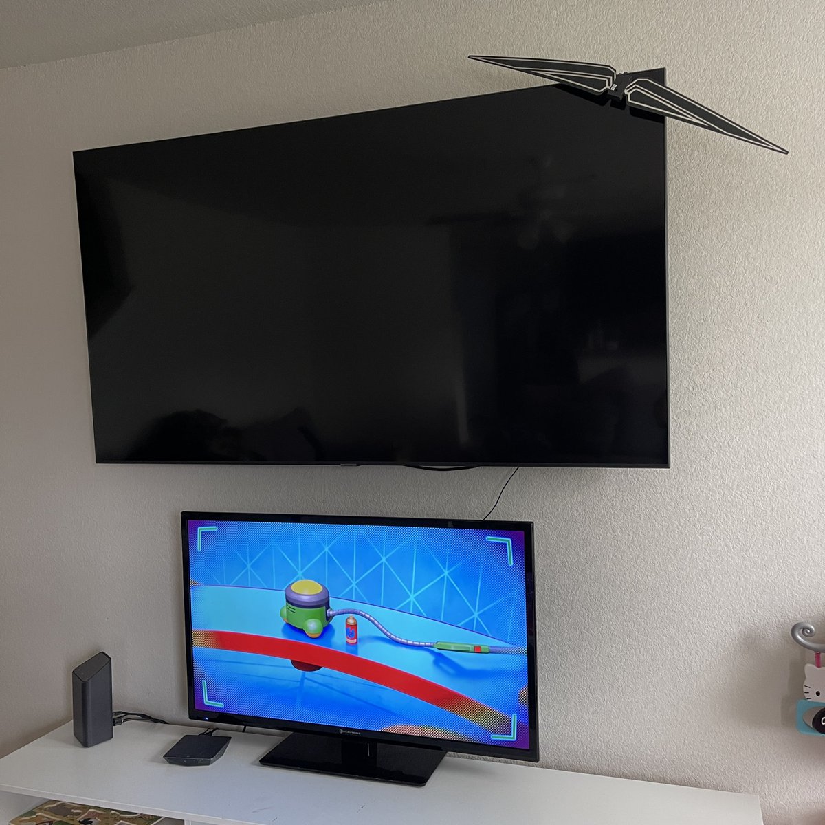 michellgetsfit's tweet photo. Four year old #samsungtv doesn’t work
Nine year old #elementtv still going strong
#dontdoit #bestbuy https://t.co/NfBNfDVIfp