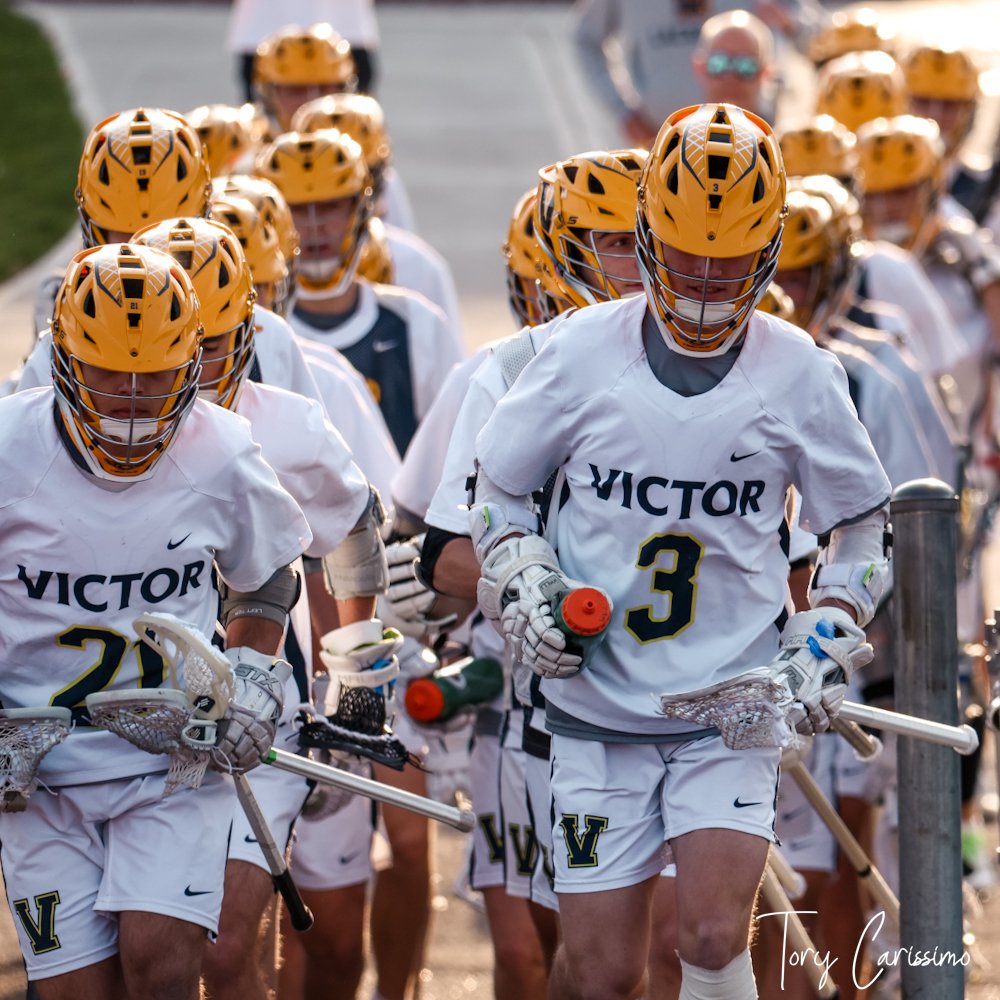 CarissimoMedia's tweet photo. It's warmup time for @CABravesSports vs. @VictorBLDevils https://t.co/HL03YtuHI8