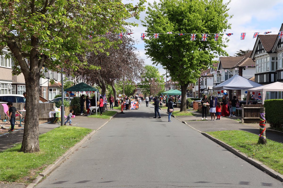 Vinit307's tweet photo. @harrow_council Manor Way Street Party https://t.co/qNjYHM5Qlq