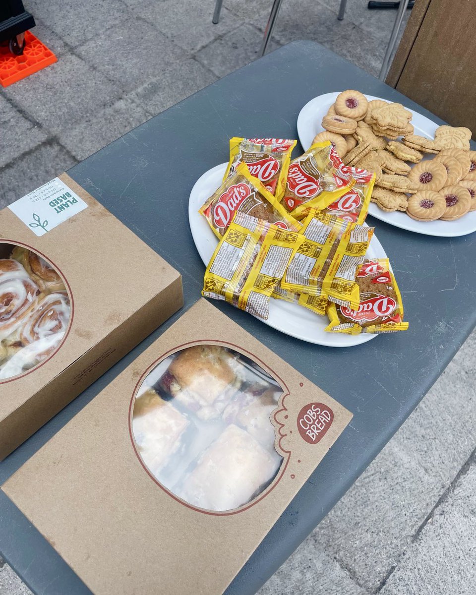 OldOttSouth's tweet photo. 🌻🌷🍓 We had a blast gardening with our community at the Firehall! People of all ages came out to help us, and we enjoyed great weather, live music, and yummy treats! 🌞🎶#CommunityGardening #FirehallFun #LiveMusic #GoodWeather #YummyTreats https://t.co/wBTFDrourb