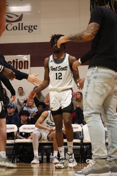 ThePortalReport's tweet photo. Fort Scott (JUCO) transfer Sean Franklin tells TPR he’s heard from the following programs:

St. Bonaventure
UC San Diego
Tulsa
Little Rock
Emporia State (D2)
East Central (D2)
Central Oklahoma (D2)
Oklahoma Christian (D2)
Rogers State (D2)
Quincy (D2)
Regis (D2)
Western Washington (D2)
Southwestern Oklahoma State (D2)
Southwest Baptist (D2)
Mississippi College (D2)
Minnesota State-Moorhead (D2)
Texas A&M International (D2)
Southern Arkansas (D2)

6-3 guard averaged 13.4 PPG, 6.6 RPG, & 1.1 STLPG while shooting 40% from the field in 2022/23.