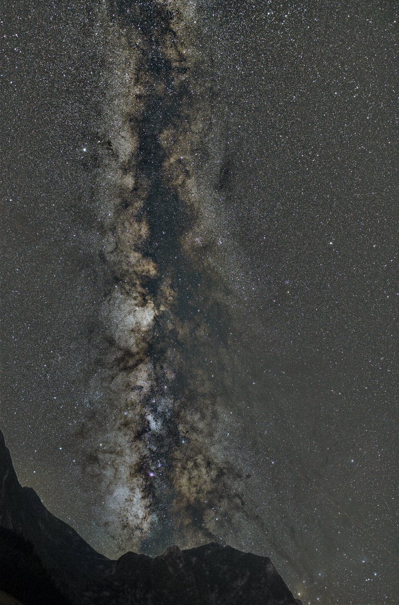 PascalHofikus's tweet photo. The Milky Way, a cosmic masterpiece, A white band of mystery, A sight to marvel, endlessly vast, Shining on in the universe's light 🌌

See more photos + prints of my photography https://t.co/CL9LCSjPwc

#milkyway #switzerland #nightsky #astrophotography #space #astro #bern #sky https://t.co/ivbPcDh7pG