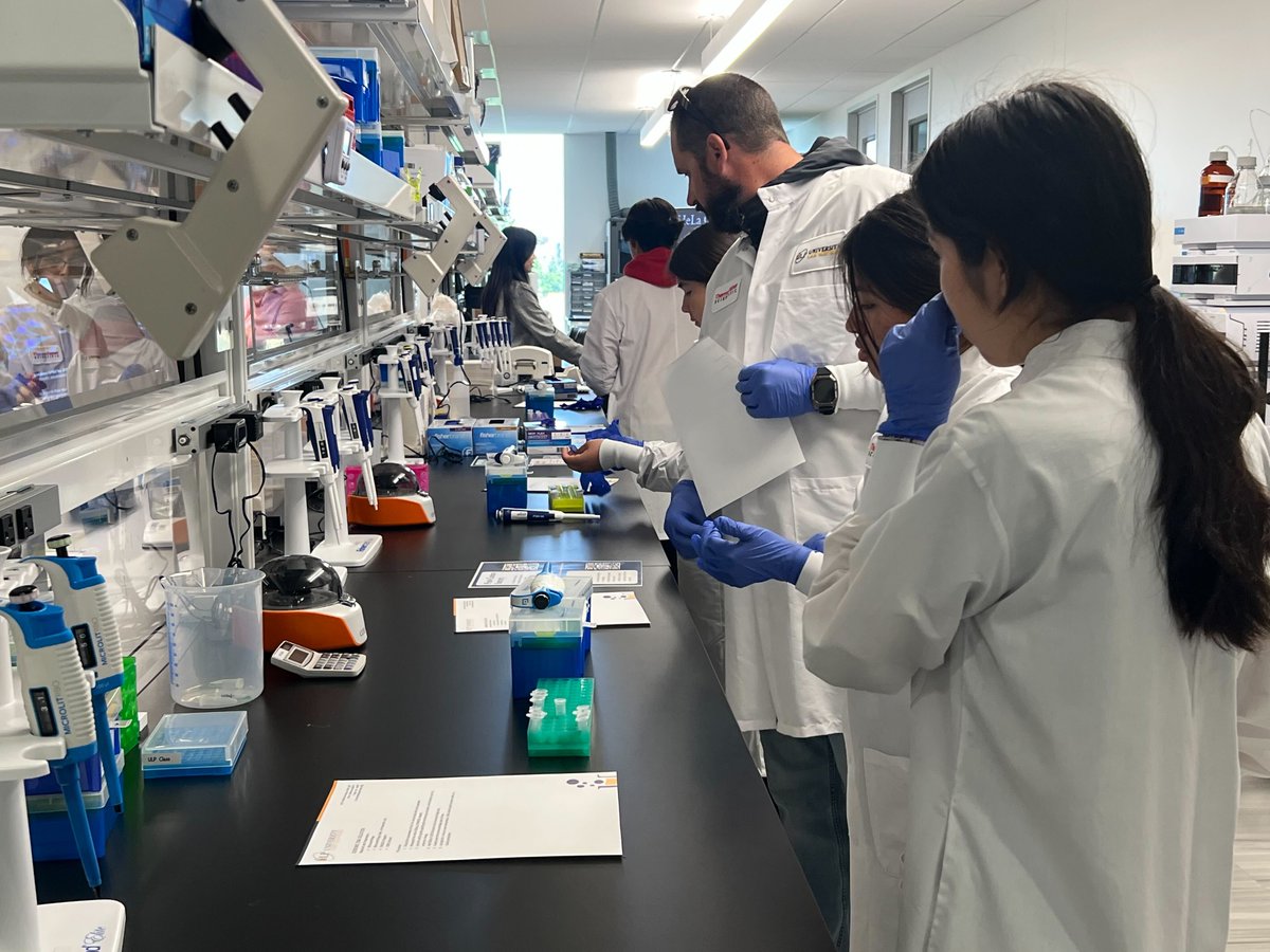 VitalLink_CA's tweet photo. Thank you to @MyIrvineValley and @ulpirvine for allowing us to bring the students of Tustin High School to your amazing campuses! 

#vitallink #pathwaytours #IrvineValleyCollege #UniversityLabPartners #TustinHighSchool #CTE #careers #education #students #nonprofit #OC https://t.co/doAdTS0DdB