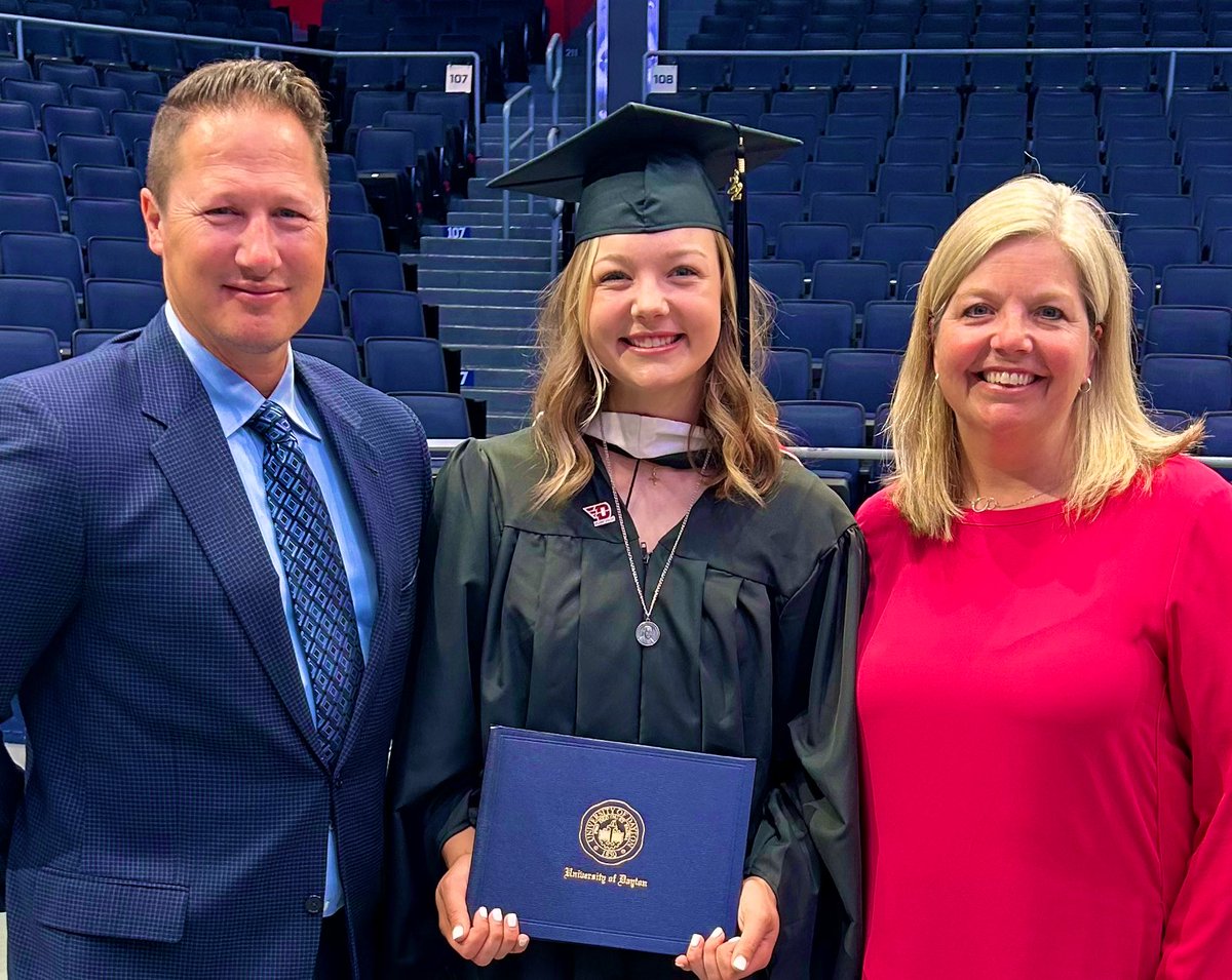 cacini_jr's tweet photo. What an amazing day!
Alyss you did it! Two degrees and 5 years of softball an absolute incredible journey… I can’t be more proud of you as a kind and resilient woman!
❤️💙
Thanks UD for all that you have given her!
#Flyer23Grad
UD 🥎
@FlyerSoftball lets keep it going! https://t.co/6fBfJZt0Jy
