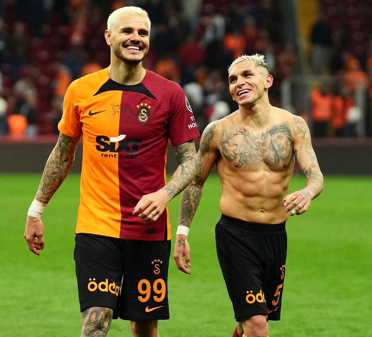 LTorreira34's tweet photo. iyi geceler  😄😄💛♥️ 

#LT5🇺🇾 #MI99🇦🇷 https://t.co/hlwo5Zmk7h