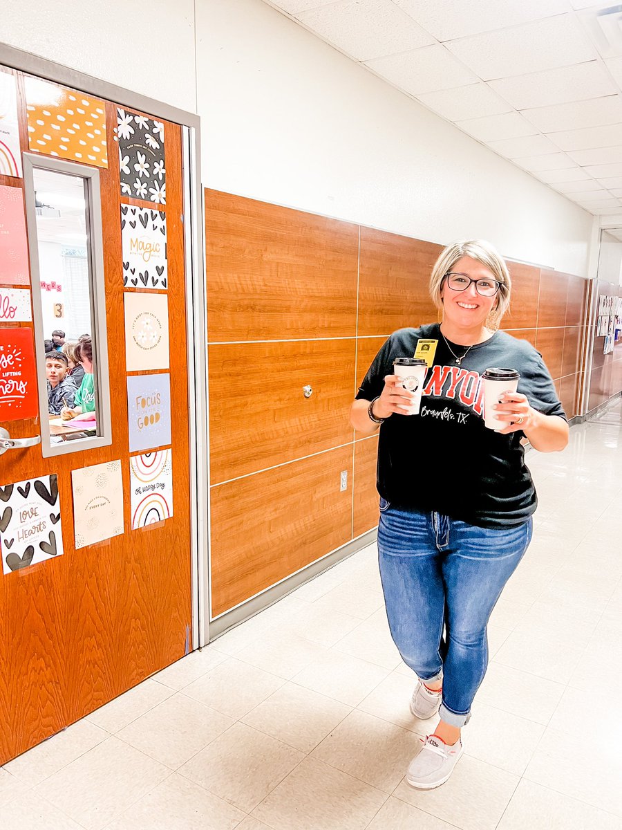 Thank you <a href="/CMSCheer2/">CMSCheer2</a> for the coffee for teacher appreciation week! It was delicious! #RiseAndRoar <a href="/c_quidachay/">Chelsea Quidachay</a> <a href="/MrsKaraJenkins/">Kara Jenkins</a> @jess_carollo16 <a href="/BraxtonHead/">Braxton Head</a> <a href="/lyonseducator/">Christina Lyons</a>