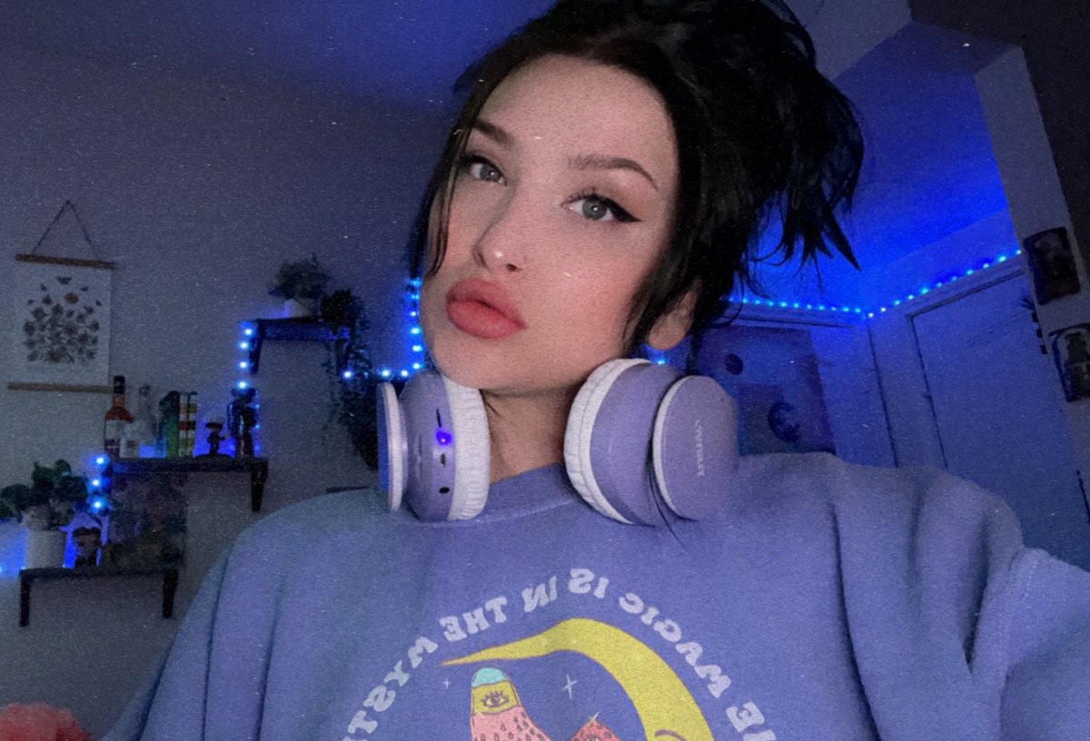 SpoilSasss's tweet photo. Flash RT game. 

$2/$1.50/$1.75 
22 minutes 
2 comments each https://t.co/ytI1PYh3CW