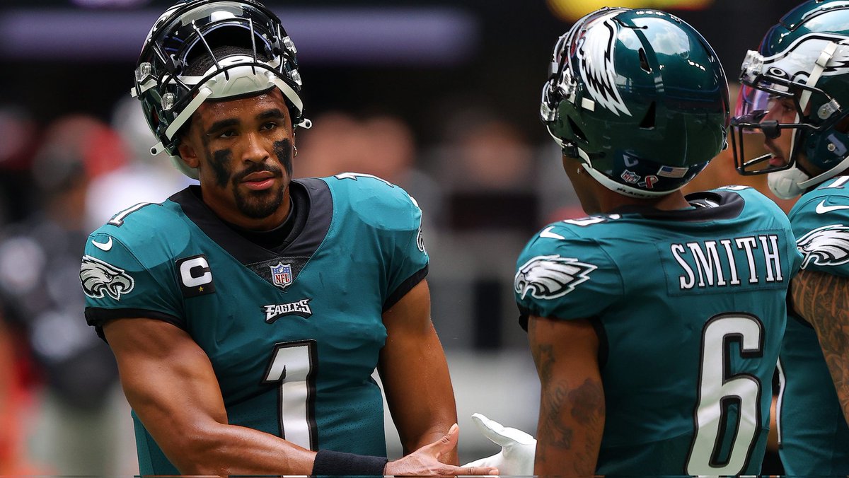 DaveMReports's tweet photo. Couple sources telling me that the #NFL is going to have the #Eagles play in one of the Holiday games this season

2 of them said the Black Friday game on Amazon on the road at Buccaneers 

2 have said Christmas Night at home vs Giants

#NFLScheduleRelease #FlyEaglesFly https://t.co/tA5I7lHJJA