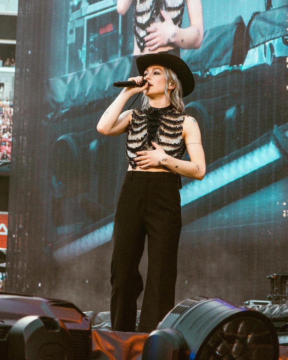 📸 | Phoebe at thr Eras Tour in Nashville, night 2

photographed by Caitlin Gore
