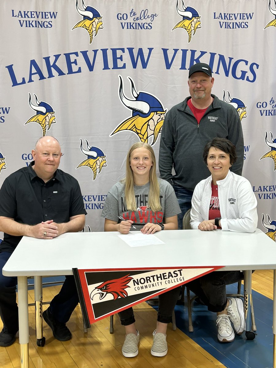 Congratulations to Tori Osten for signing with Northeast CC today to play basketball! 👏👏👏 Go Vikings! #lakeviewvikes
