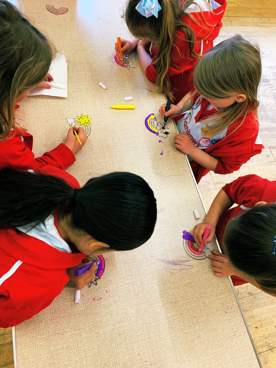 1stDunston's tweet photo. We’re spreading a little kindness as part of #TheBigHelpOut Rainbows have made suncatchers to send to a local residential home and donated books to share with the community.  Watch this space for more Lending a Hand in the coming months @Girlguiding https://t.co/zcBSEW9JBK