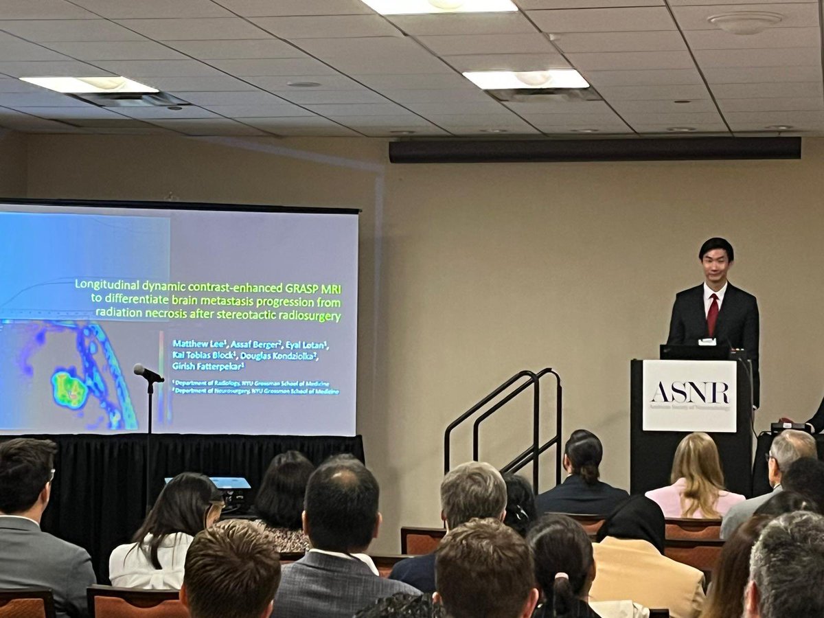 Congratulations to our superstar R3 chief resident and future neuroradiologist, Dr. Matthew Lee, on his presentation at ASNR 🧠 which won an Outstanding Presentation Award 🏅 #asnr23 @CoolAsANeuroRad #radres #futureradres