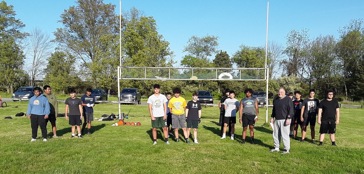 Zoran Milich (@footballmonty) on Twitter photo 🚨 Great night for OLine training by Coach <a href="/BillBesch/">Bill Beschner</a>‼
#TrustAttitudeGrind #FindAWay <a href="/ShlokChaurasiya/">Shlok Chaurasiya</a> <a href="/Lucas_0PS87/">Lucas Clark</a> <a href="/bcr_two/">Brandon Rector</a> @ParkBen1103 <a href="/Yousefelsher1/">Yousef El-sherbini</a> <a href="/KareemElsherbi9/">Kareem Elsherbini</a> @MichaelLopez179 @caydendrum137 @dow06079634 <a href="/damienperone2/">Damien Perone</a> <a href="/zaintirmizi_/">Zain Tirmizi</a> <a href="/Evan021108/">Evan</a> <a href="/hermes01015/">Hermes Guzman</a> 🚨 Great night for OLine training by Coach <a href="/BillBesch/">Bill Beschner</a>‼
#TrustAttitudeGrind #FindAWay <a href="/ShlokChaurasiya/">Shlok Chaurasiya</a> <a href="/Lucas_0PS87/">Lucas Clark</a> <a href="/bcr_two/">Brandon Rector</a> @ParkBen1103 <a href="/Yousefelsher1/">Yousef El-sherbini</a> <a href="/KareemElsherbi9/">Kareem Elsherbini</a> @MichaelLopez179 @caydendrum137 @dow06079634 <a href="/damienperone2/">Damien Perone</a> <a href="/zaintirmizi_/">Zain Tirmizi</a> <a href="/Evan021108/">Evan</a> <a href="/hermes01015/">Hermes Guzman</a>