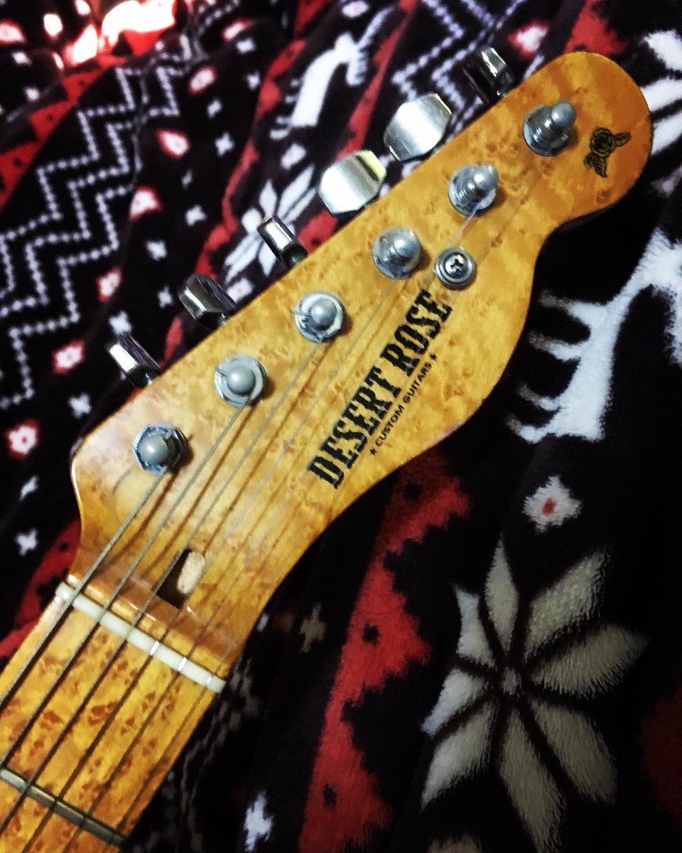 mi_namikawa's tweet photo. Fenderではないのですが
辛うじてブリッジプレートがFenderなのでどうか許して下さい
Devil Dool Guitars
DESERT ROSE
2.9kg
パインボディ
左右非対称ネック
O.C. Duff Pickups
貼りメイプル
スラブボード
#Fender
#Telecaster
#OCDuffPickups https://t.co/kgHuyjqgV2