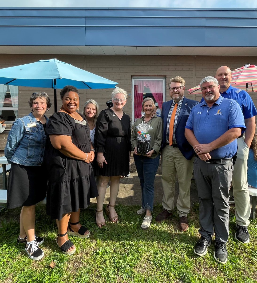 Matthew Sutherlin, DESE Public School Accountability, and Amy Counts, DESE Learning Services, stopped by Lakeside Intermediate School of <a href="/lakesideSD/">LakesideSchools</a> to surprise teacher Kimberly Lybrand! #TeacherAppreciationWeek