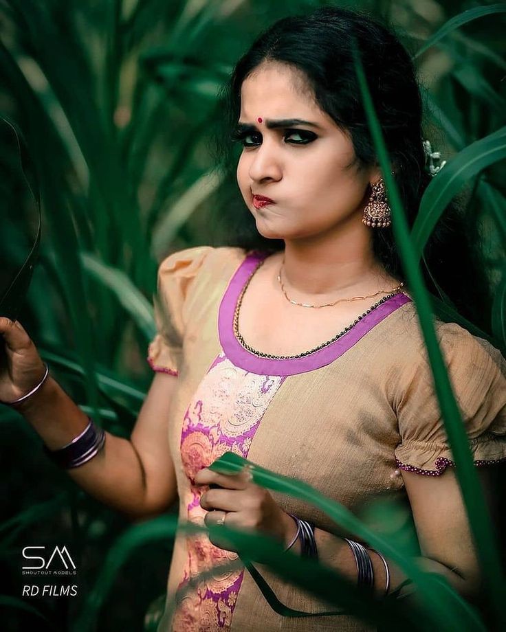 vigneshvicky259's tweet image. சிலர் நமக்கு
மனவலிமை தருகிறார்கள்
சிலர் நமக்கு
மனவலியை தருகிறார்கள்
மனவலிமையோடு மனவலியை
கடந்து செல்வோம்

இனிய காலை வணக்கம் உறவுகளே