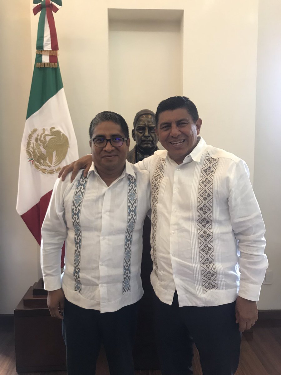Hoy me recibió el Gobernador <a href="/salomonj/">Salomón Jara Cruz</a>, damos seguimiento a los trabajos que realizamos desde la Secretaría Técnica para la Construcción de la Paz en Oaxaca.

La administración del Gobernador trabaja todos los días desde muy temprano para garantizar la paz y seguridad de tod@s.
